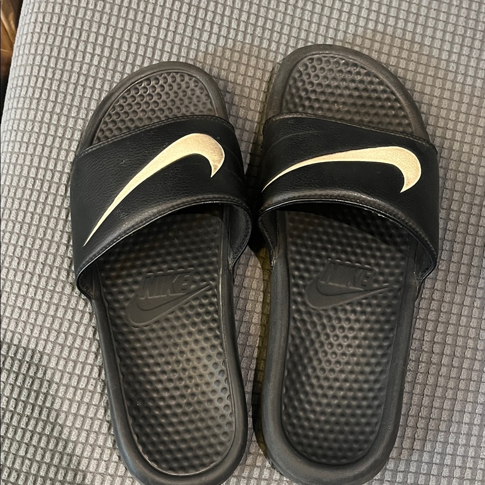 Nike Black Slides with Metallic Swoosh - Picture 3 of 3